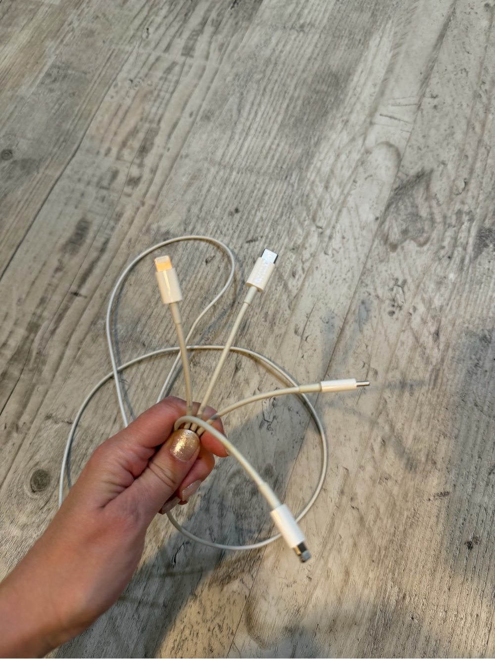 2 USB-c to Lighting cables